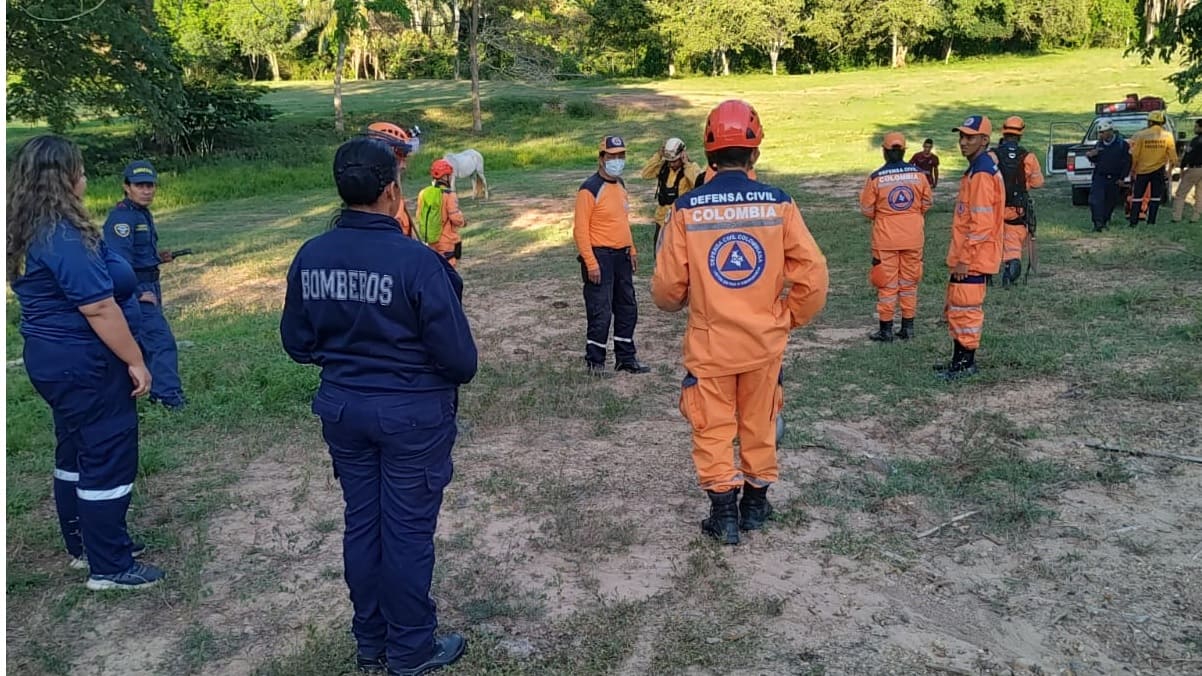 bomberos defensa civil 2024