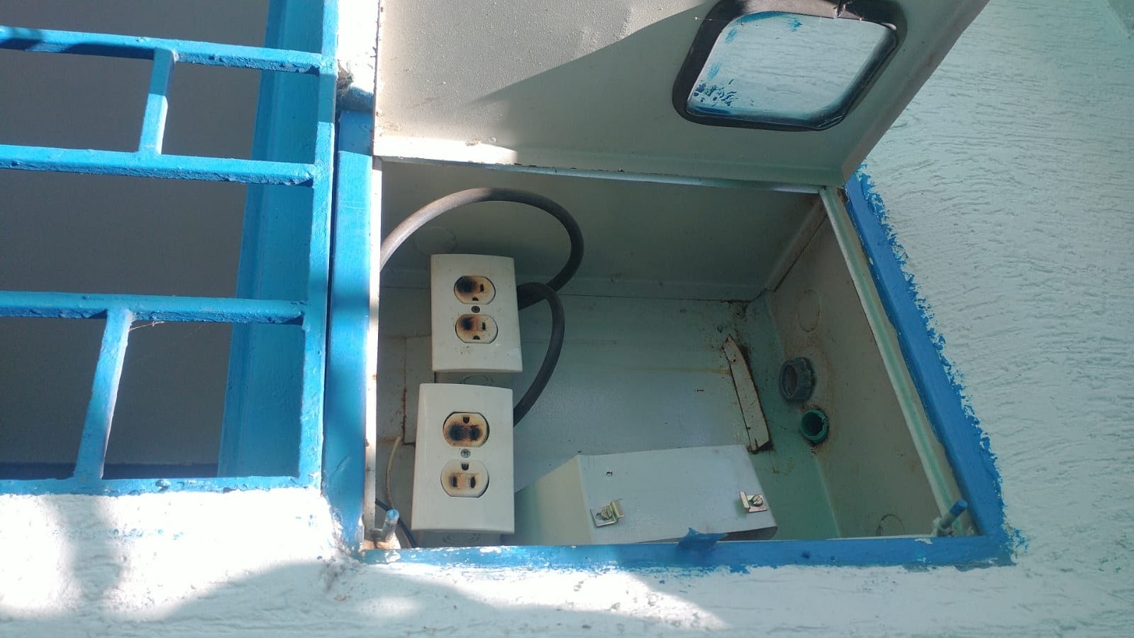 Denuncian el robo en tres Instituciones públicas de Neiva durante vacaciones