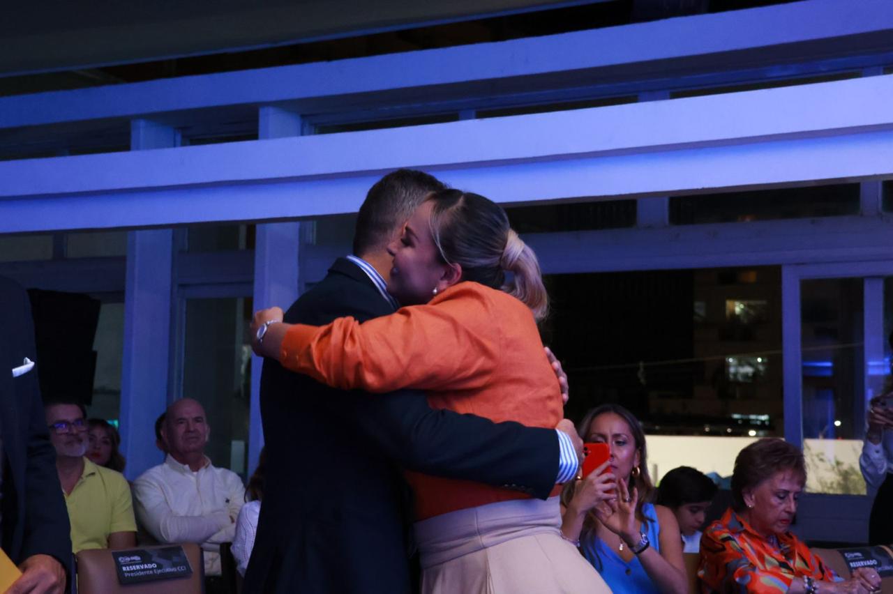 Johana Aranda y Carlos Enciso