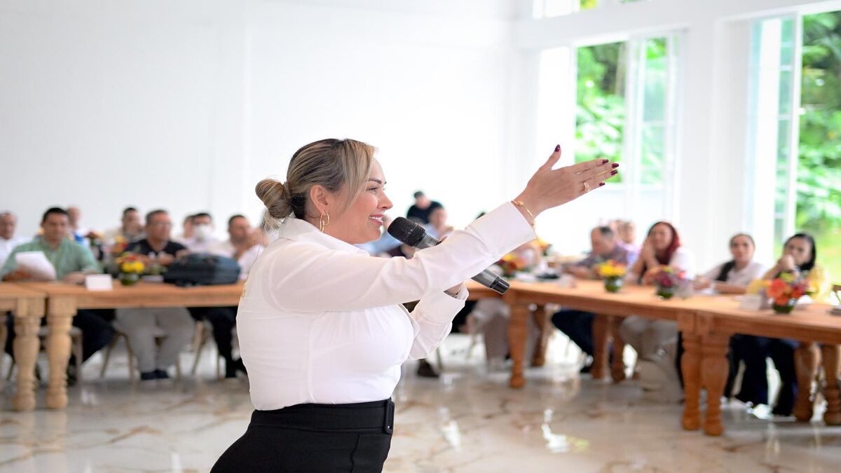 Alcaldesa Johana Aranda