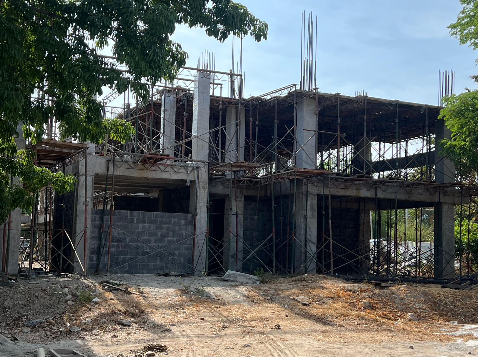 La obra que costó más de 10 mil millones de pesos debió haberse terminado en el mes de marzo.