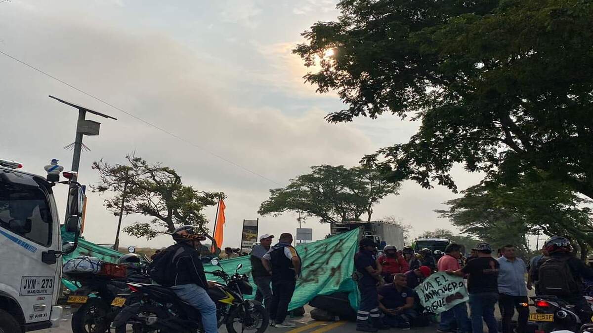 Bloqueo en la vía Ibagué - Alvarado