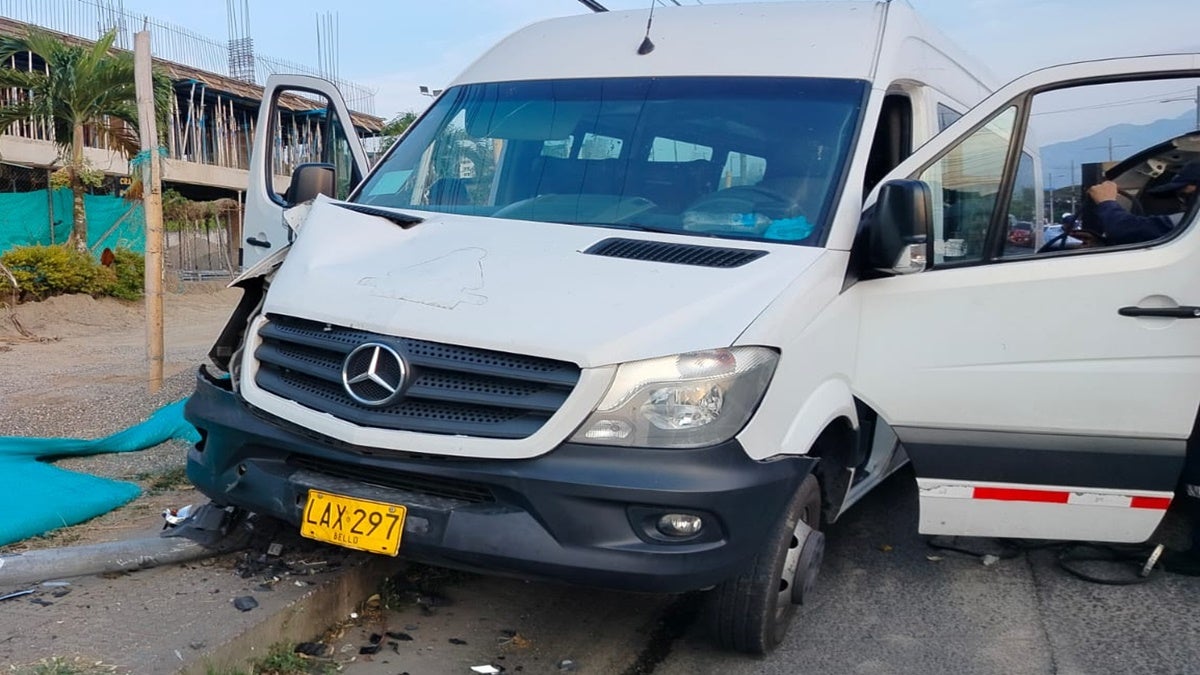 Accidente de Van de Interaseo deja al menos 7 heridos en Ibagué