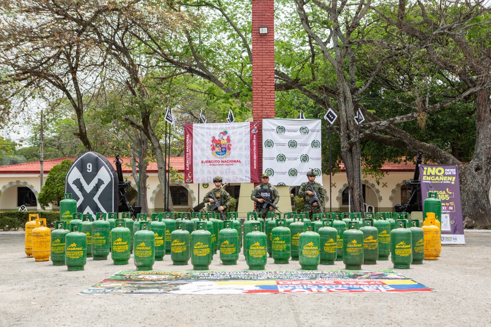 Ejército incautó 61 cilindros de gas que había sido hurtados en área rural de Tello, Huila