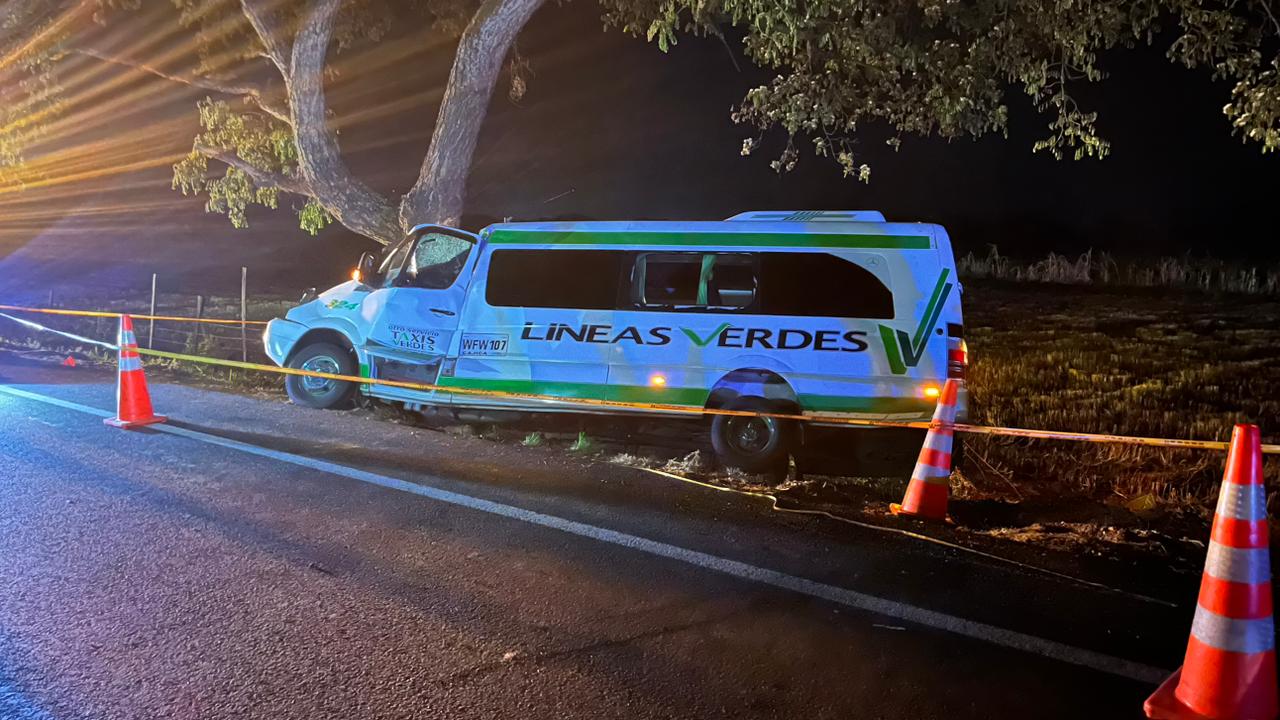 Dos muertos y ocho heridos en accidente de tránsito en el Huila