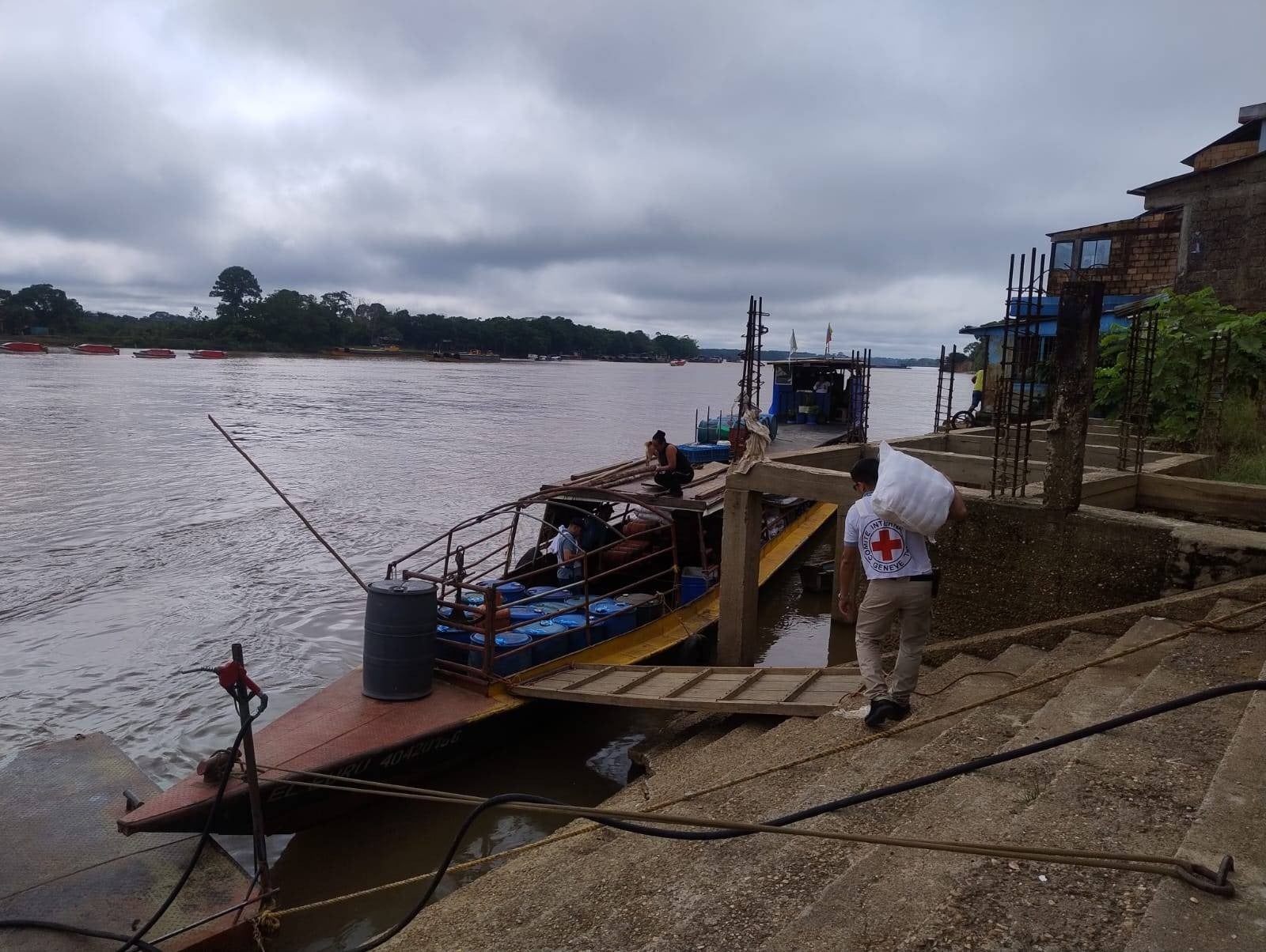 Habitantes afectados por enfrentamientos en Caquetá reciben ayudas del Comité Internacional de la Cruz Roja