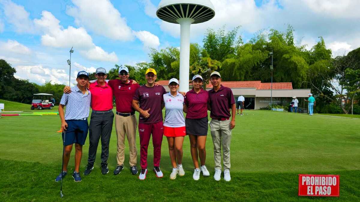 Grupo de golfistas tolimenses para Juegos Nacionales Juveniles 2024