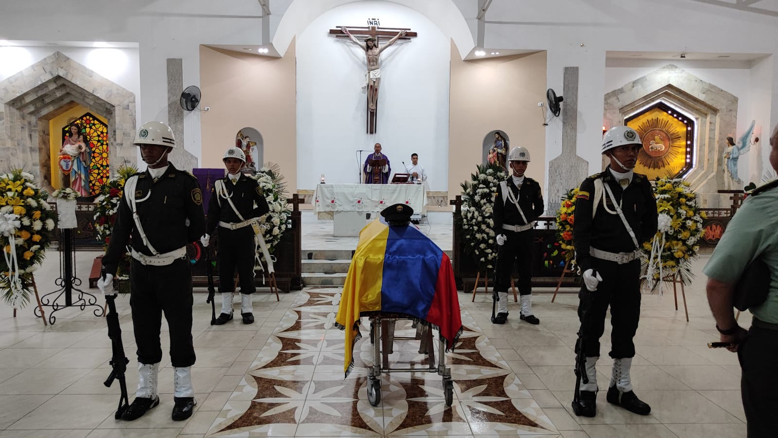 En Campoalegre y La Plata se adelantaron las exequias de los policías asesinados en el Huila