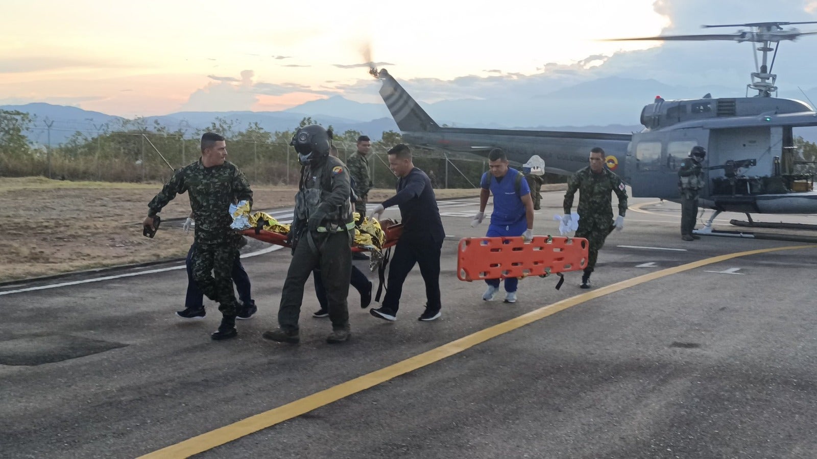 Dos soldados heridos en ataque con explosivos y disparos en Algeciras, Huila.