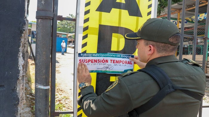 Parqueadero cerrado en La Libertad