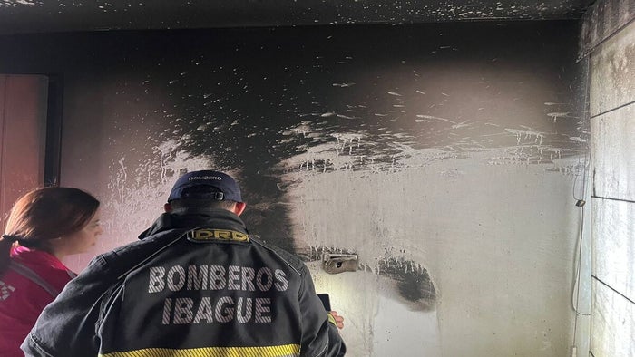 Incendio estructural en Santa Ana