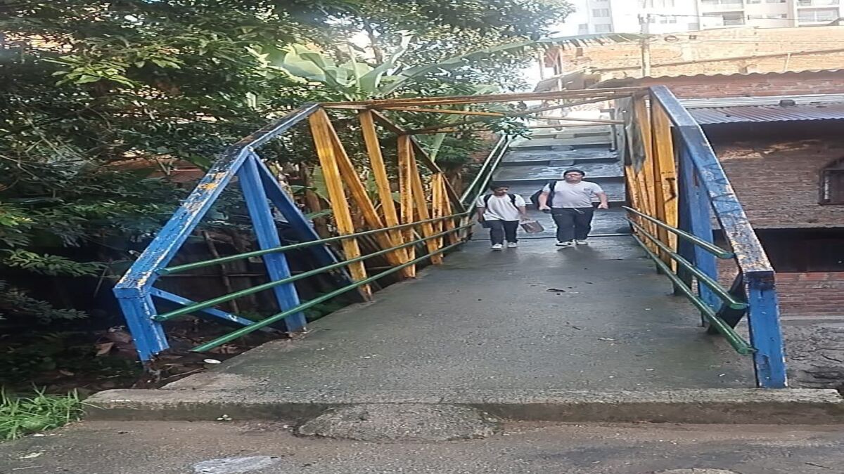 Puente barrio El Túnal