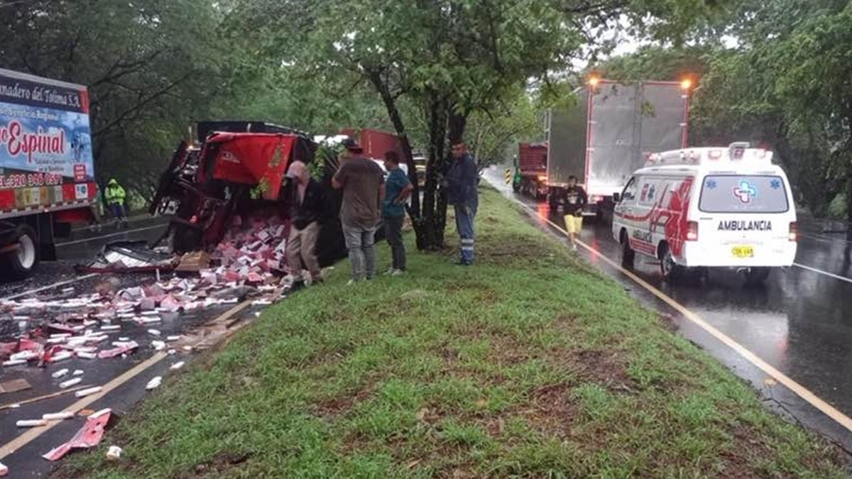 Un herido dejó choque de dos vehículos de carga en la variante Melgar - Flandes