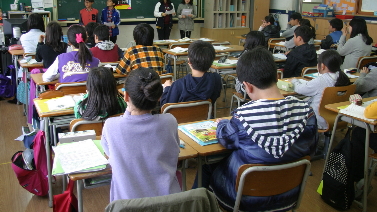 Niños en colegio