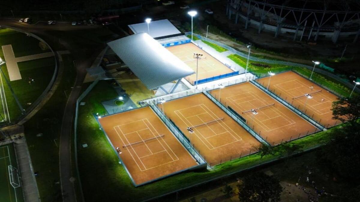Cancha de arcilla del Complejo de Raquetas del Parque Deportivo de Ibagué