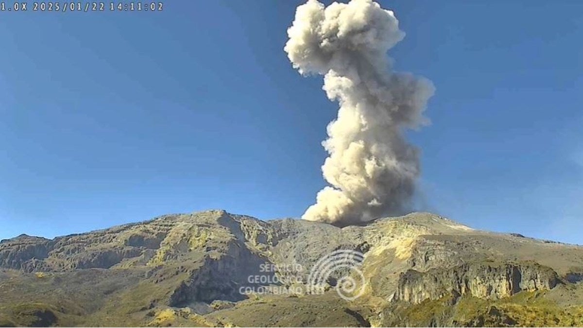 Emisión de ceniza Volcán Nevado del Ruiz | Volcán Nevado del Ruiz | Columna de ceniza | Enero 2025