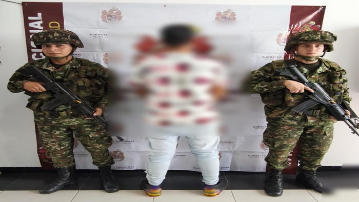 Integrante de disidencias de las Farc se entrega voluntariamente al Ejército Nacional en Ibagué