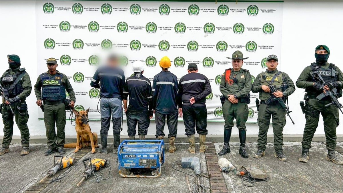 ¡Les cayó la ley! Capturados en plena extracción de oro sin permiso