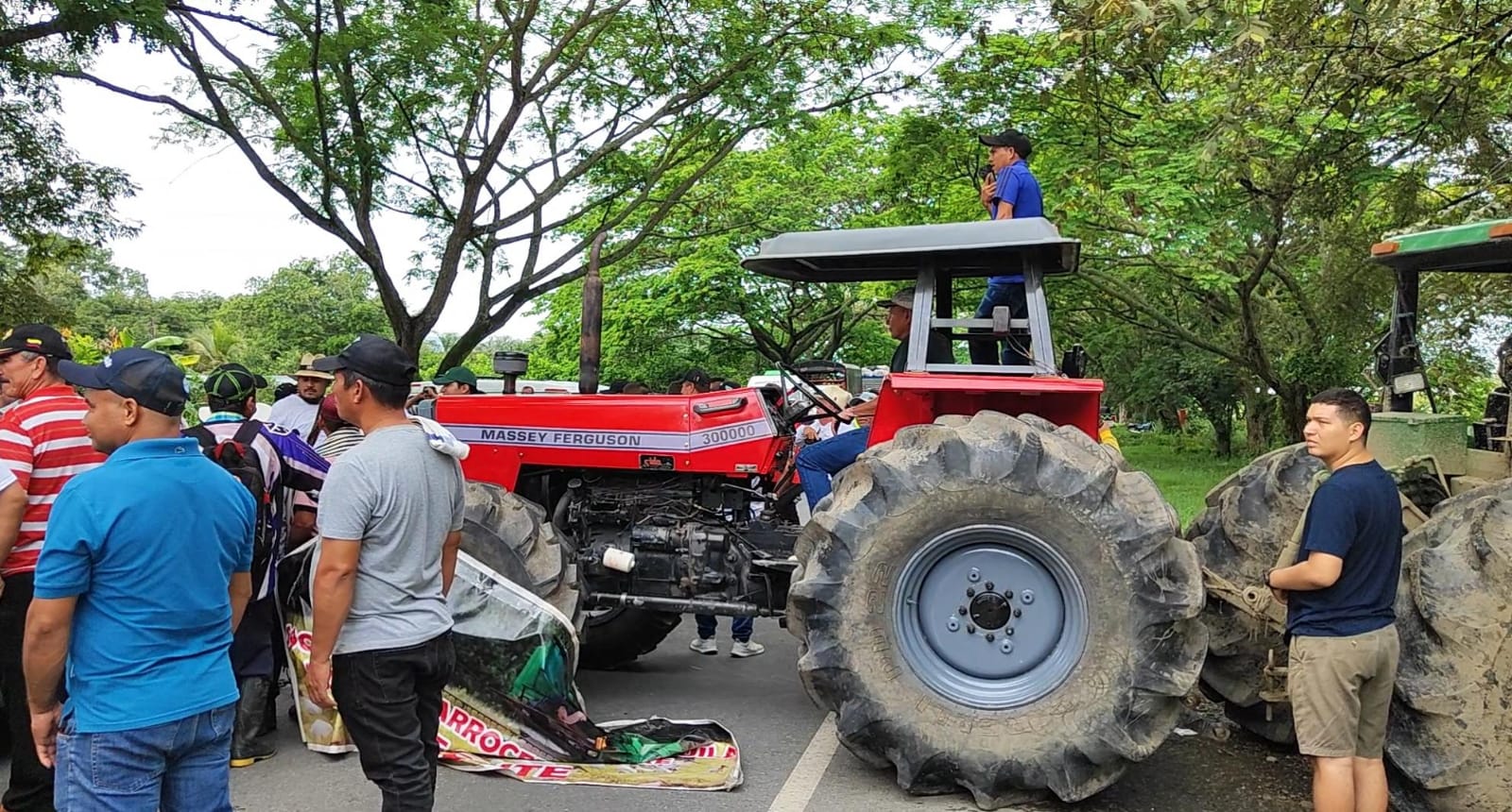 Paro de arrocero completan más de 24 horas de protesta y bloqueos en el Huila