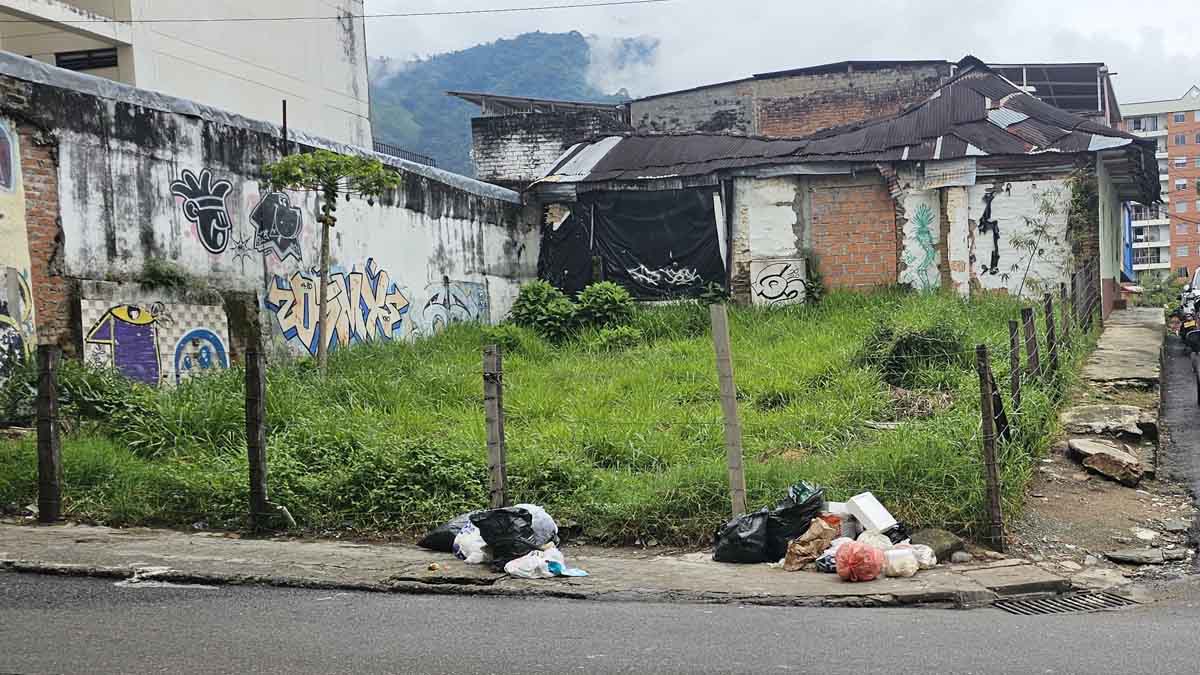 Predios abandonados en La Pola