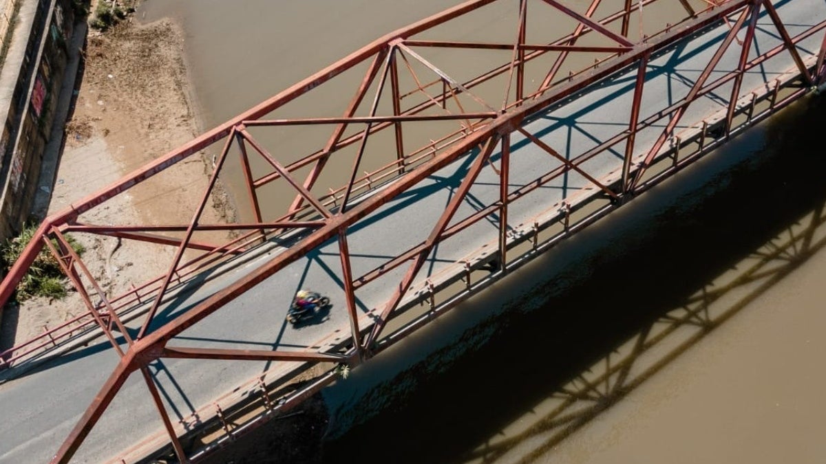 ¡Terror bajo el puente Sumapaz! Atacan a tiros a menor de 14 años en Melgar