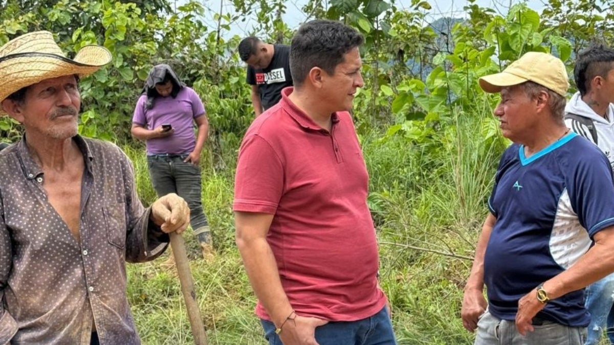 Más de 500 puntos críticos afectan vías rurales en Rovira: Alcalde responde a la comunidad