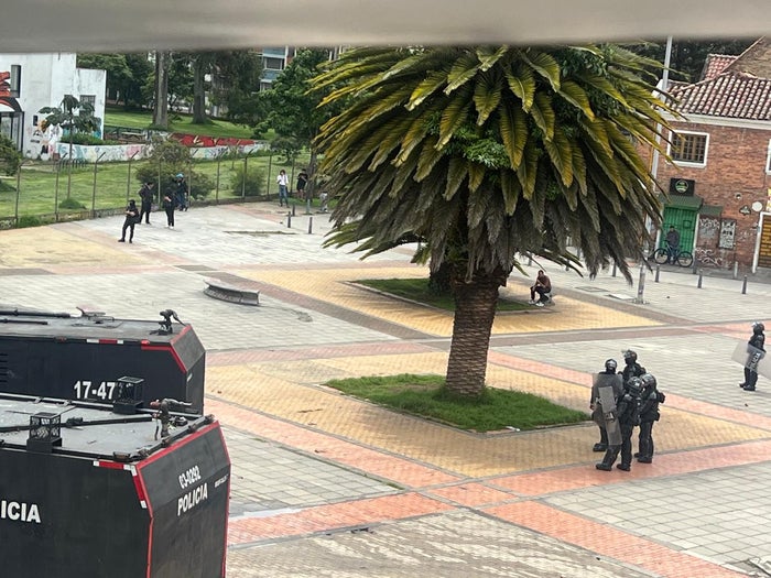 Más de 50 integrantes de la policía lograron controlar los disturbios