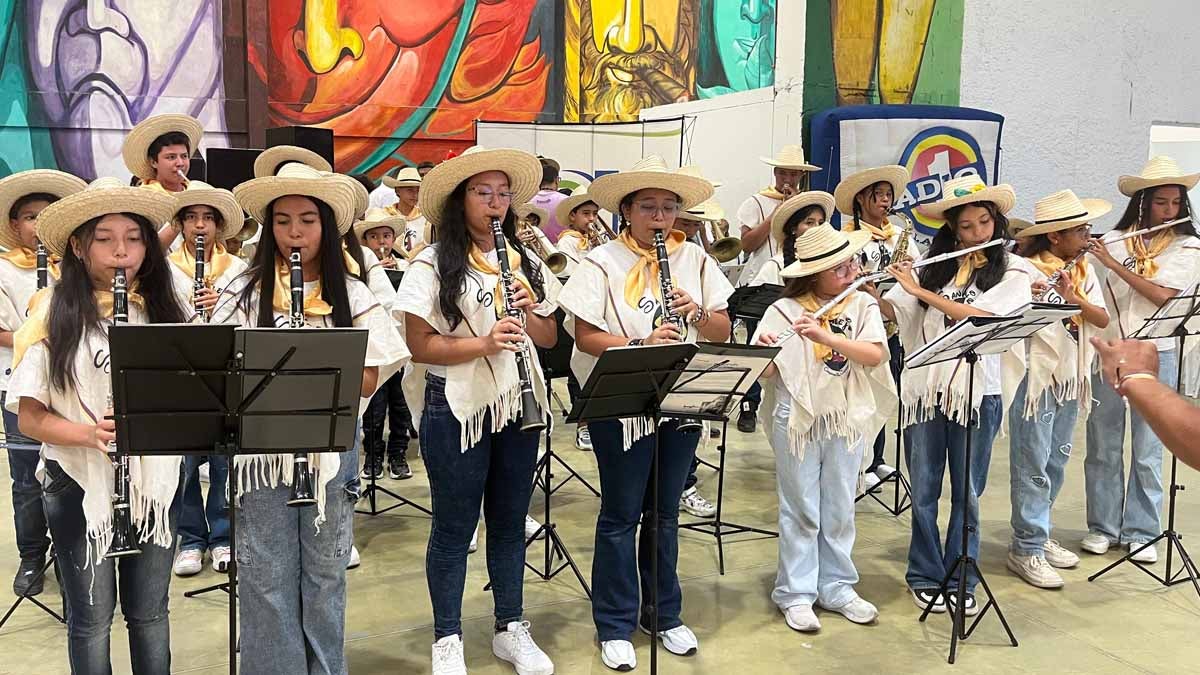 caballitos de palo 2025