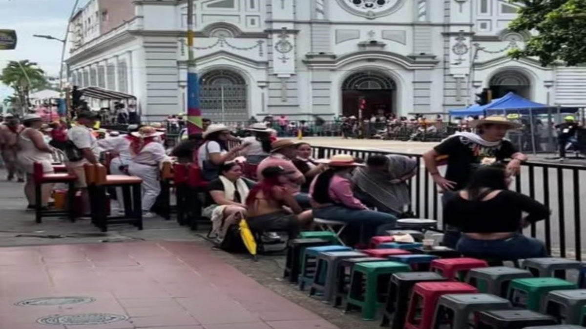 Denuncia sillas desfile San Juan