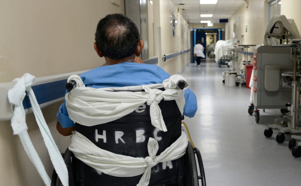 Abuelos abandonados en hospitales