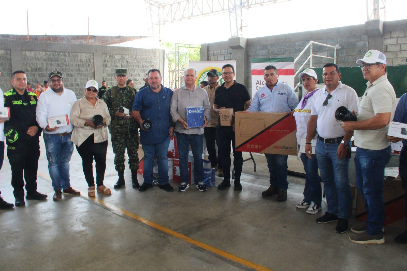 Entregan alarmas comunitarias y vigilancia para Campoalegre, Huila.