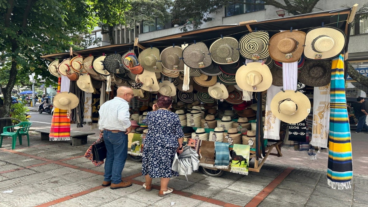 Venta sombreros - espacio público
