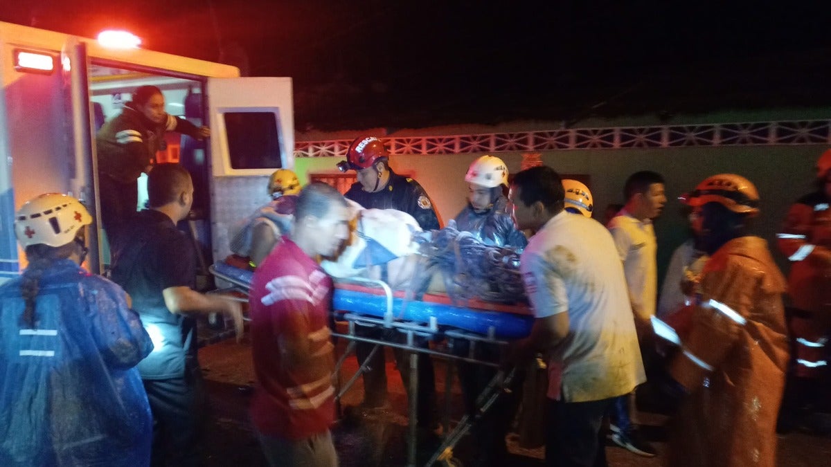 Deslizamiento de Tierra | Alud de Tierra | Menor Murió Sepultada | Junio 2025