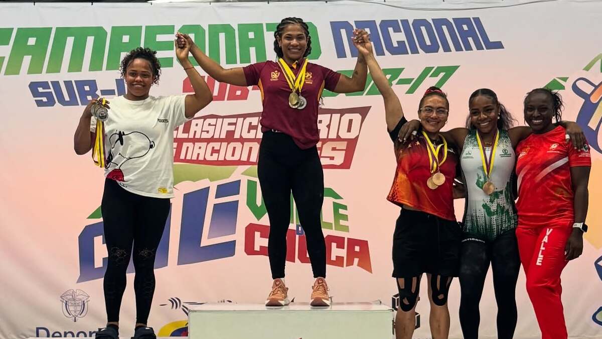 La pesista Rosalba Morales, fue una de las campeonas nacionales por el Tolima