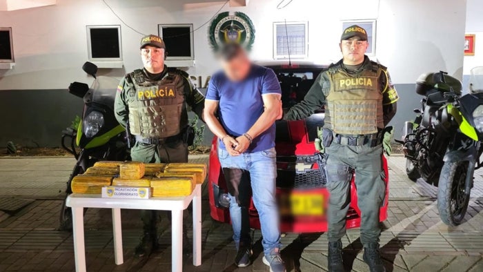 Iba cargado de coca y lo atraparon antes de llegar a Bogotá