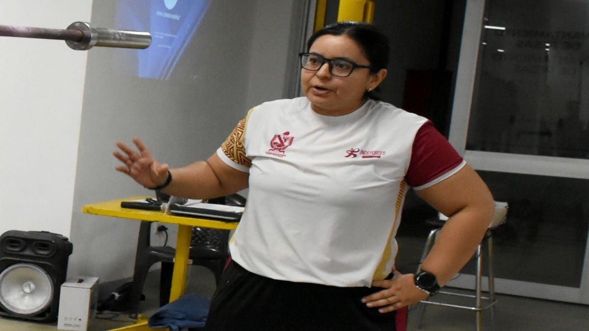 Erika Muñoz, dirigirá en el Suramericano Mayores de Pesas en Guayaquil