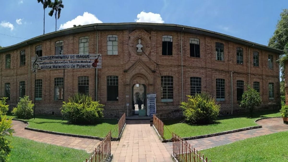 I.E Amina Melendro de Pulecio