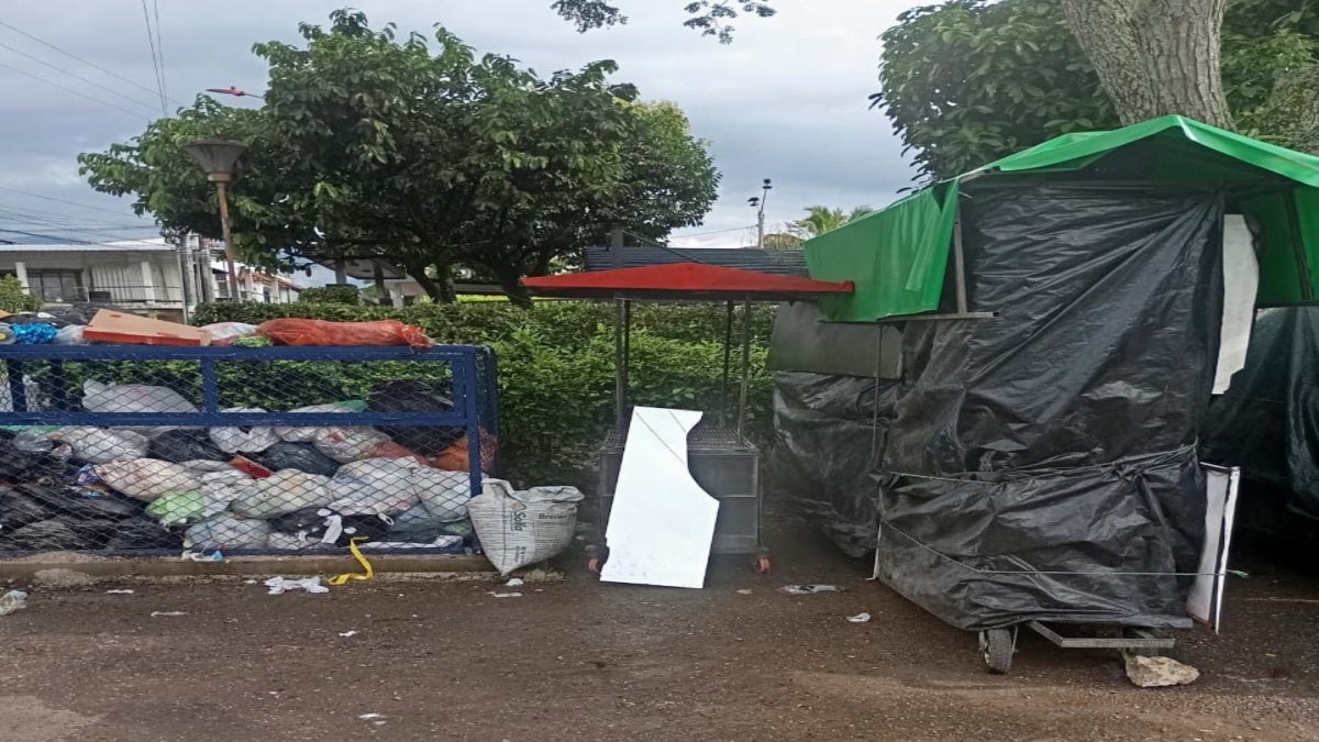 Puestos informales Ciudadela Comfenalco