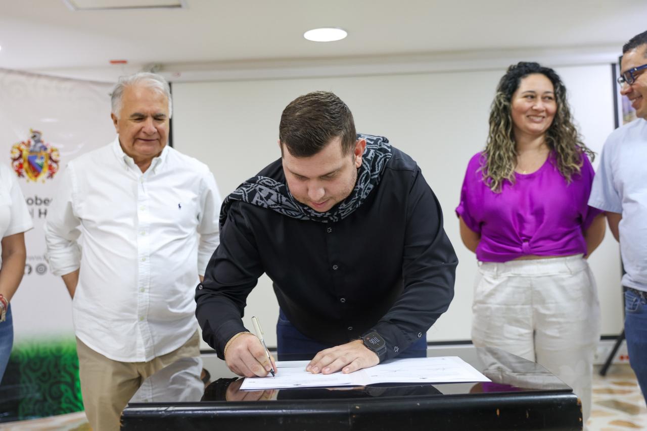 Firma de convenio Saladoblanco.