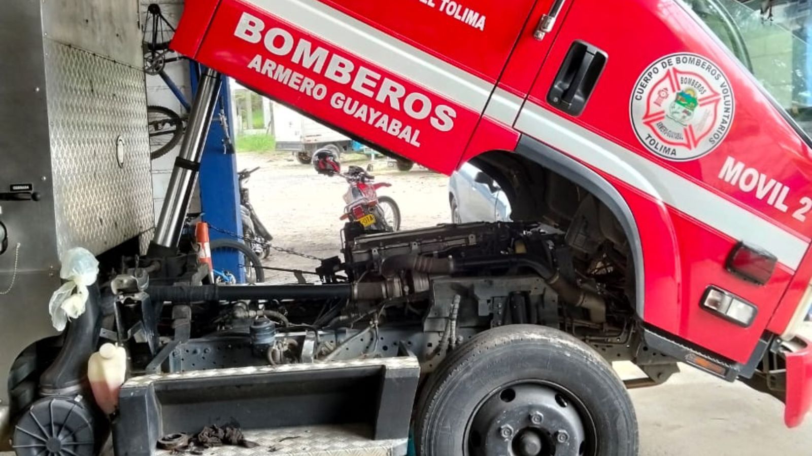 Carro de bomberos de Armero Guayabal lleva más de un mes varado