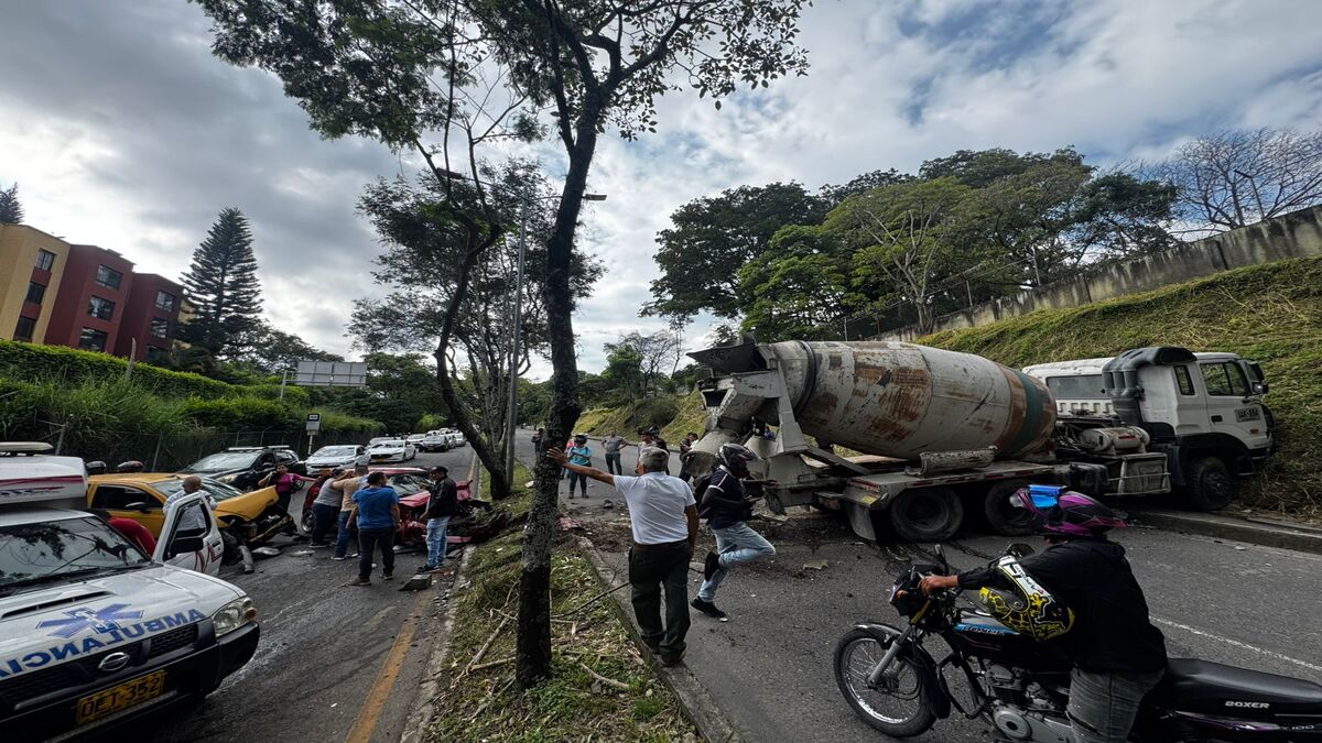 Accidente de tránsito | Avenida Guabinal | Choque Múltiple | Noviembre 2025