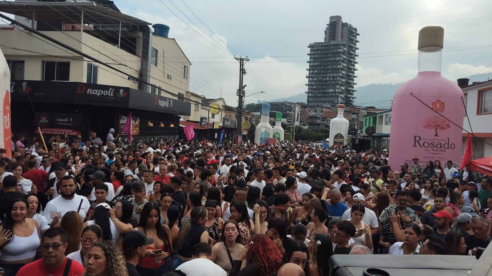 ‘La Calle de la Salsa’ culmina con éxito su segunda versión en el barrio La Granja