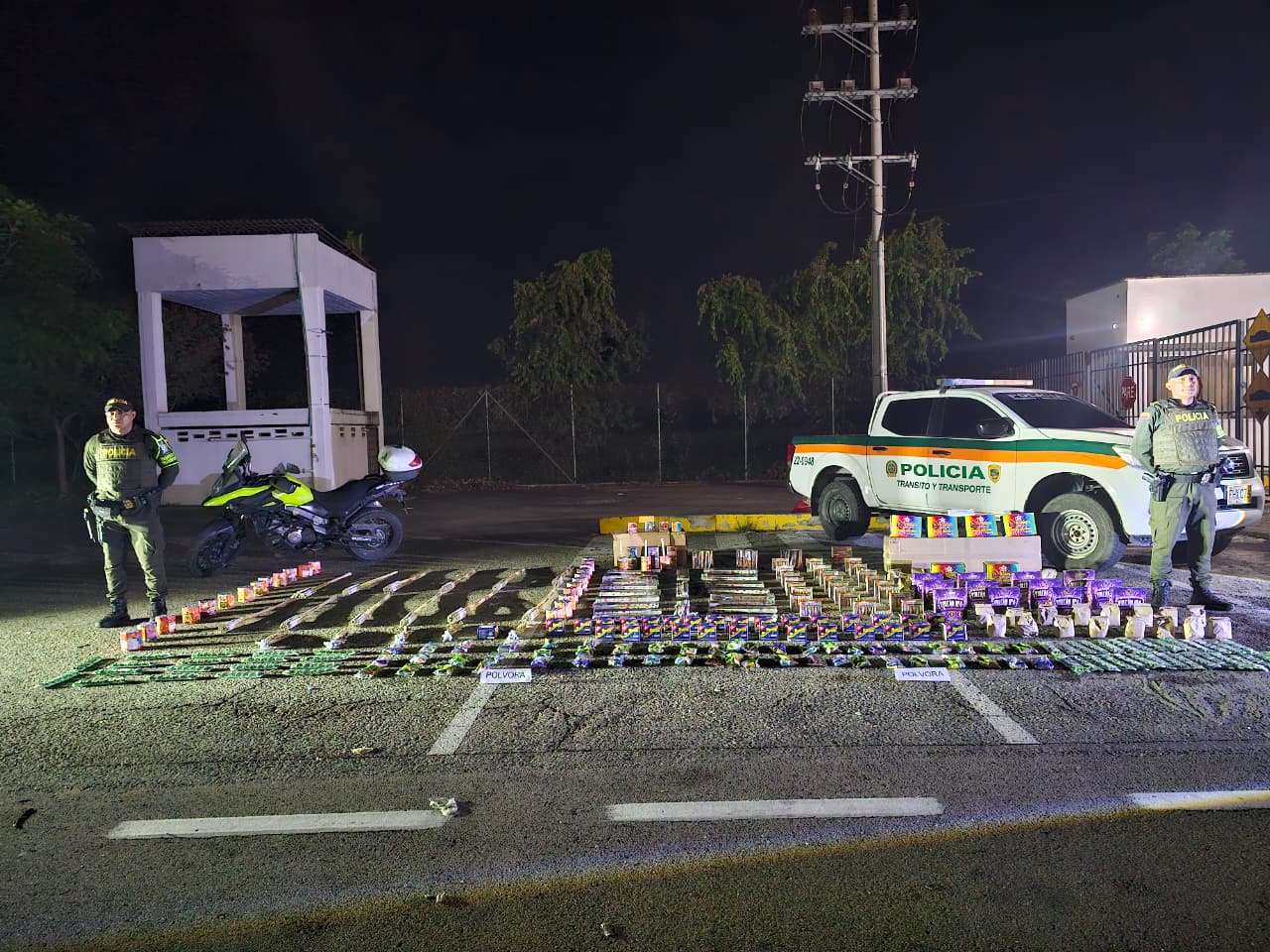 Más de 900 kilos de pólvora incautad en vía del Tolima