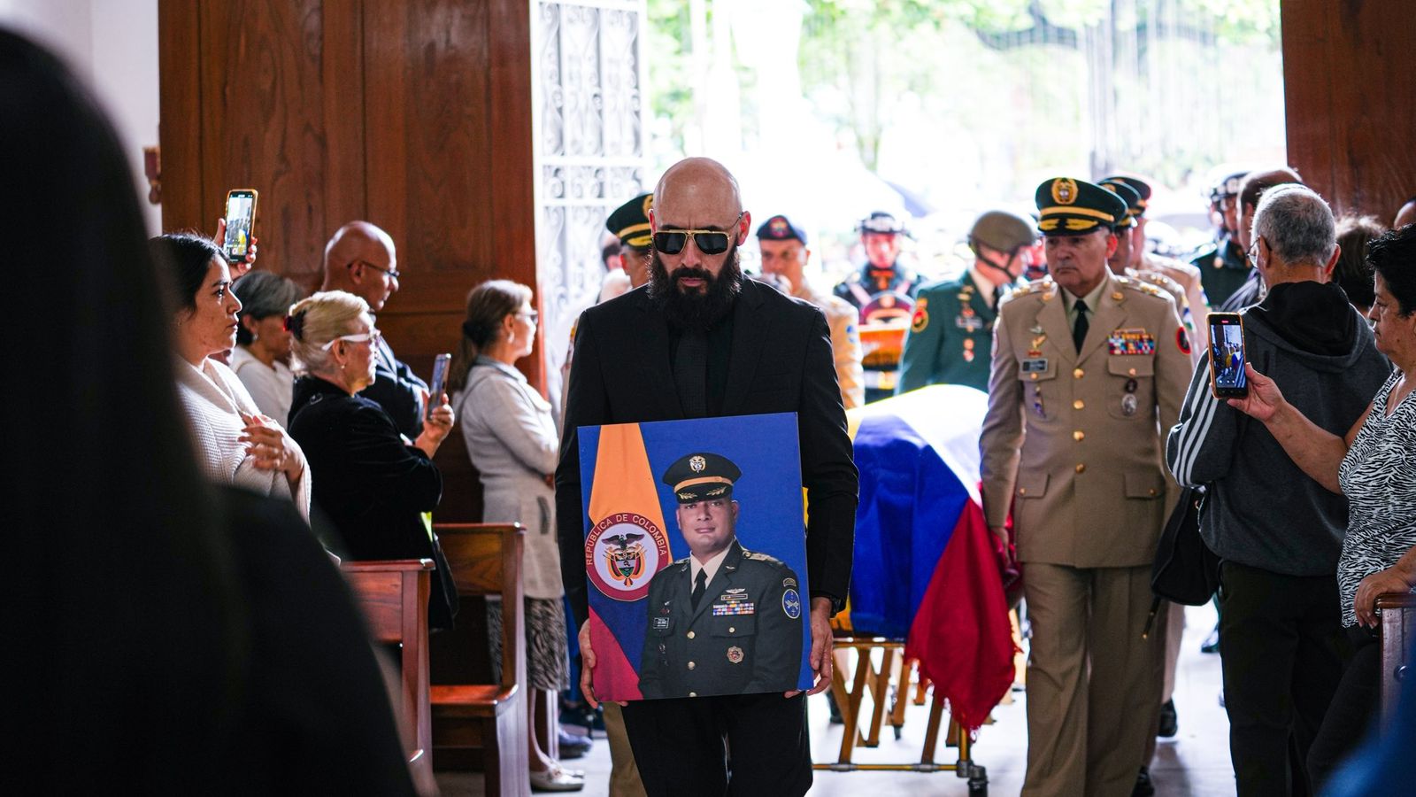 Con honores fue despedido en Ibagué el coronel Granados, asesinado en Cauca