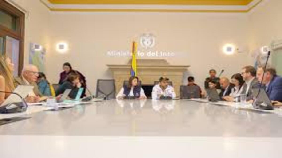 El Ministerio del Deporte hizo llamado a las Comisiones Locales del Fútbol