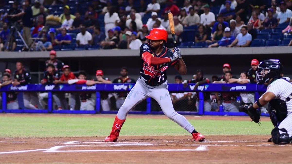 Muestran a un jugador de los Tigres de Cartagena