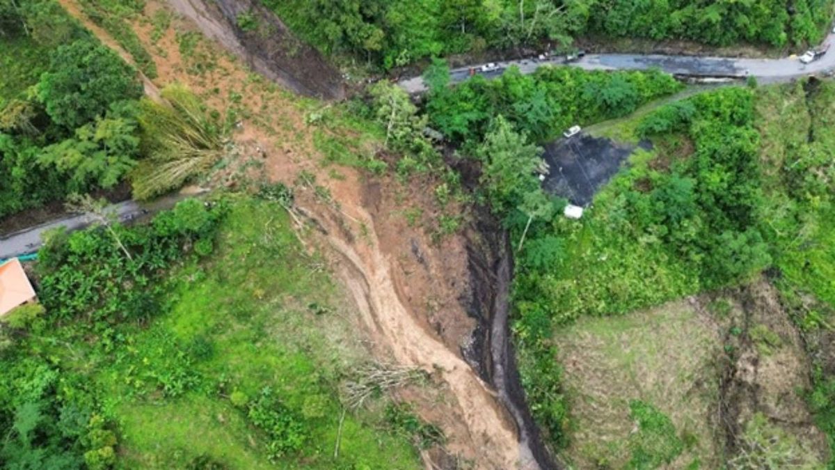 Cerrada la vía Landázuri–Vélez, Santander
