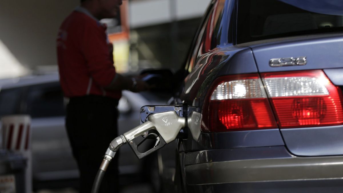 Cuánto bajaría la gasolina en Colombia