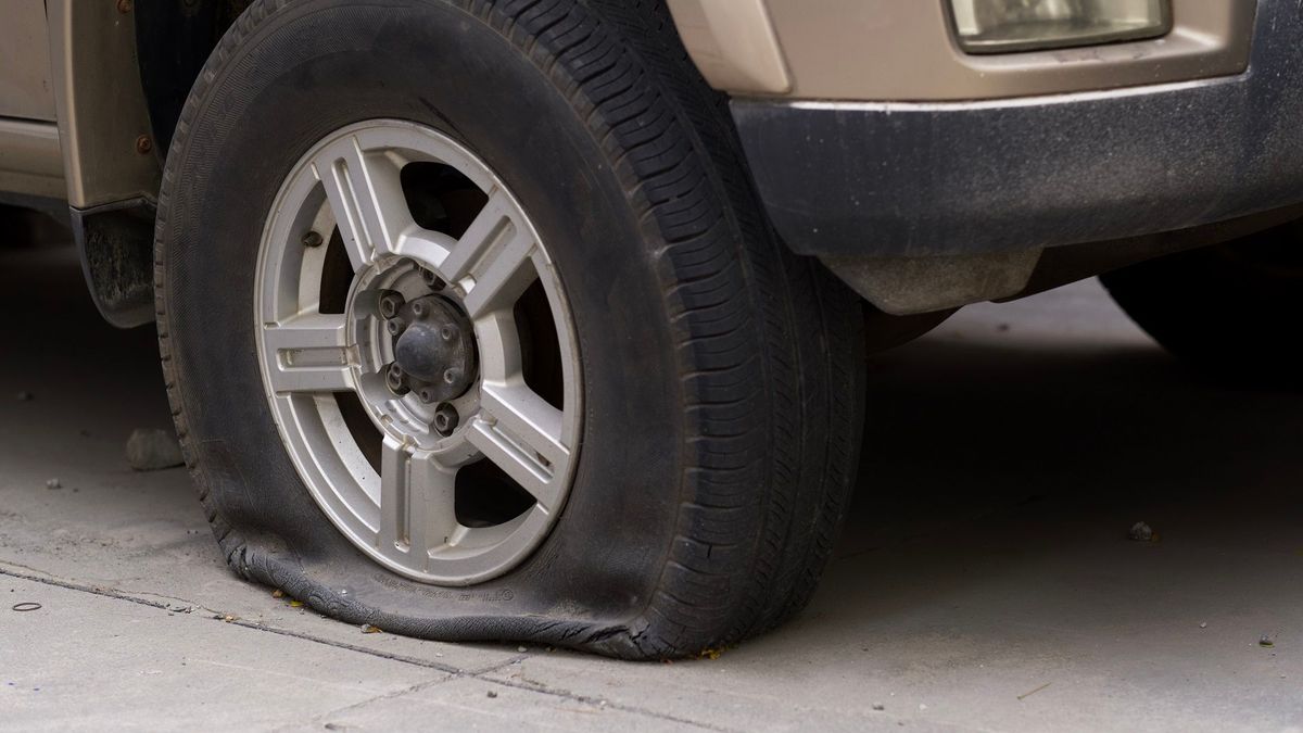 Cierran montallantas estafa en calle 13