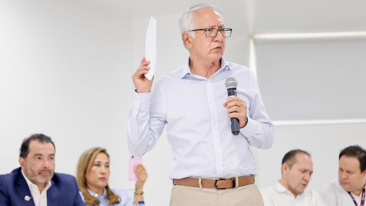 Guillermo Alfonso Jaramillo, ministro de Salud, en Bucaramanga